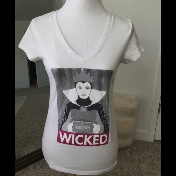 Disney Tops - ⭐️ 3/$12 Disney’s Evil Queen t-shirt